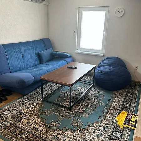 Lesto Corner Apartment *