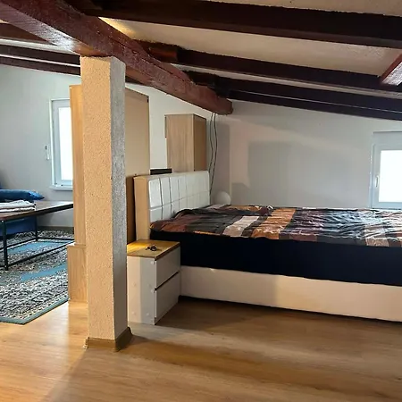 Lesto Corner Apartment *