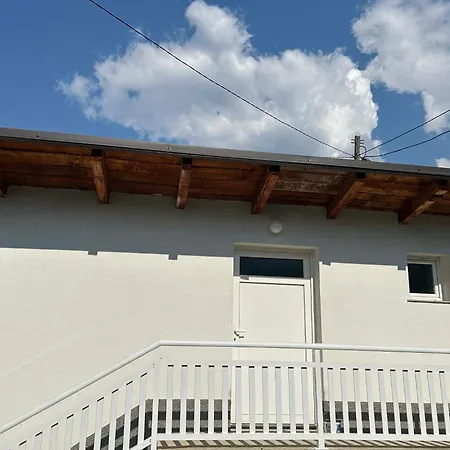 Lesto Corner Apartment *